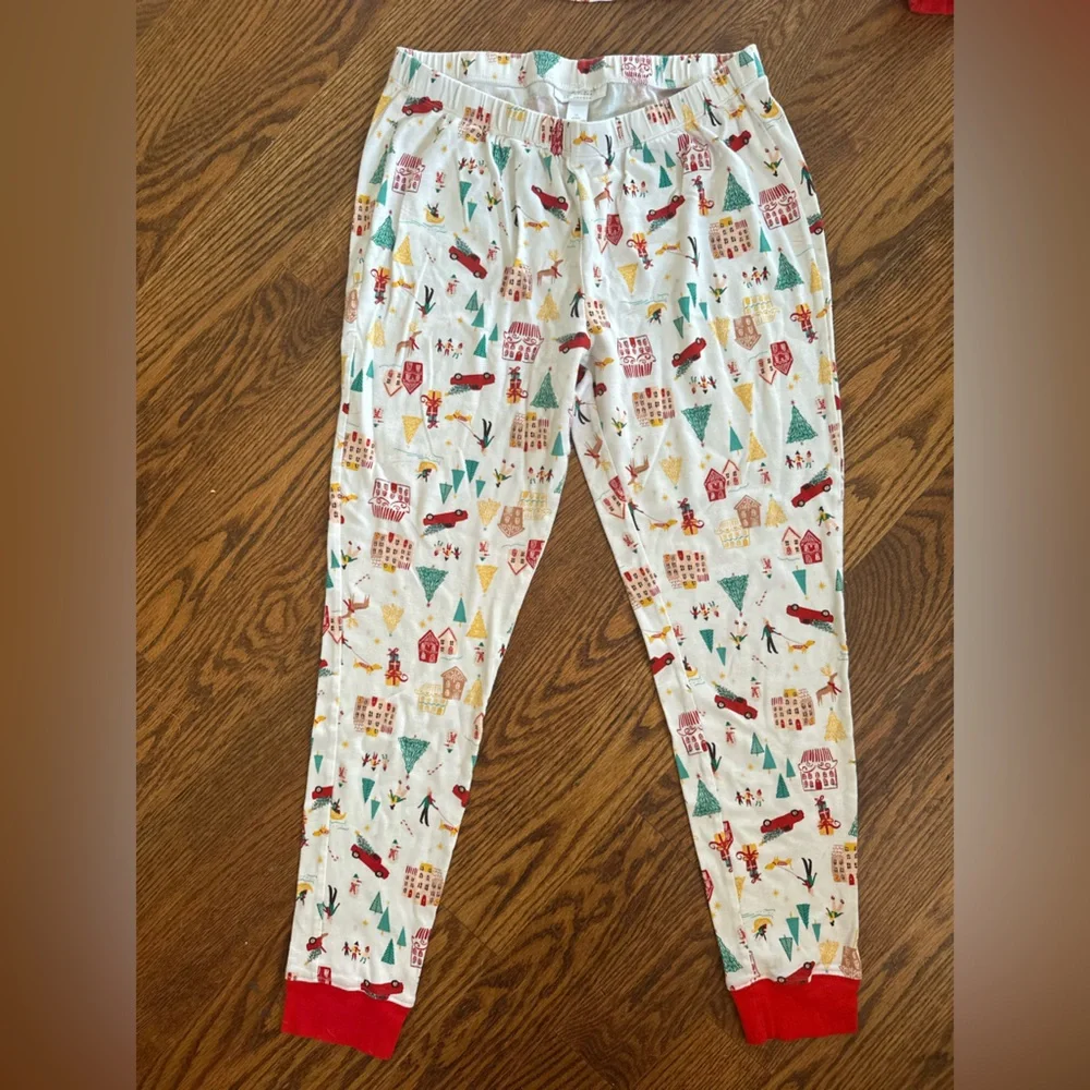LC Lauren Conrad Women’s Holiday Village Pajama Set - Picture 10 of 12